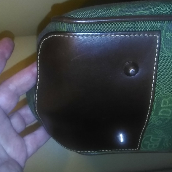 DOONEY & BOURKE TOTE With ACCESSORIES - Picture 5 of 13